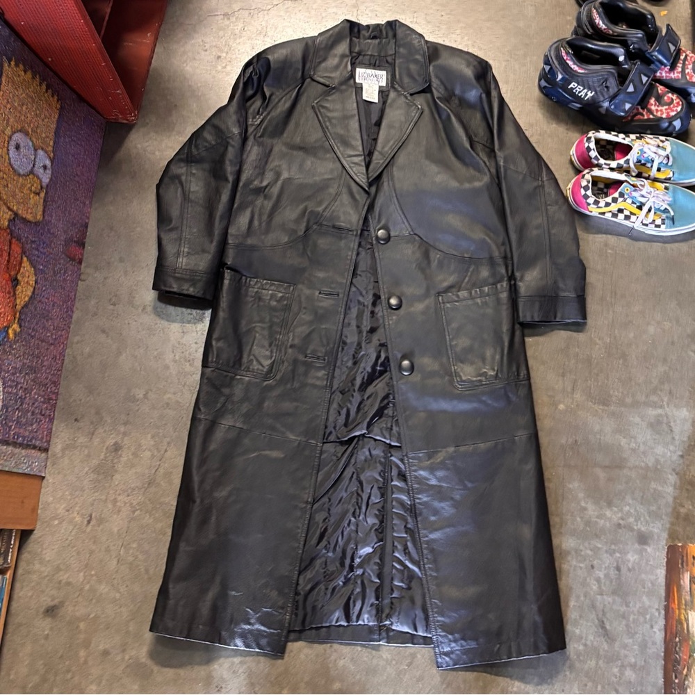Classic Black Leather Jacket with Glossy Finish and Lapel Collar